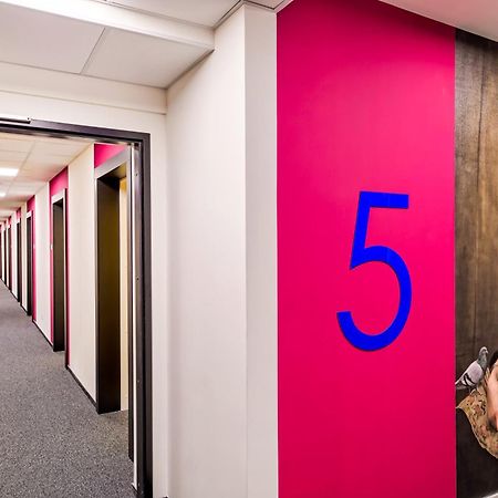 Easy One Premium Art Aparthotel Kraków Exteriör bild