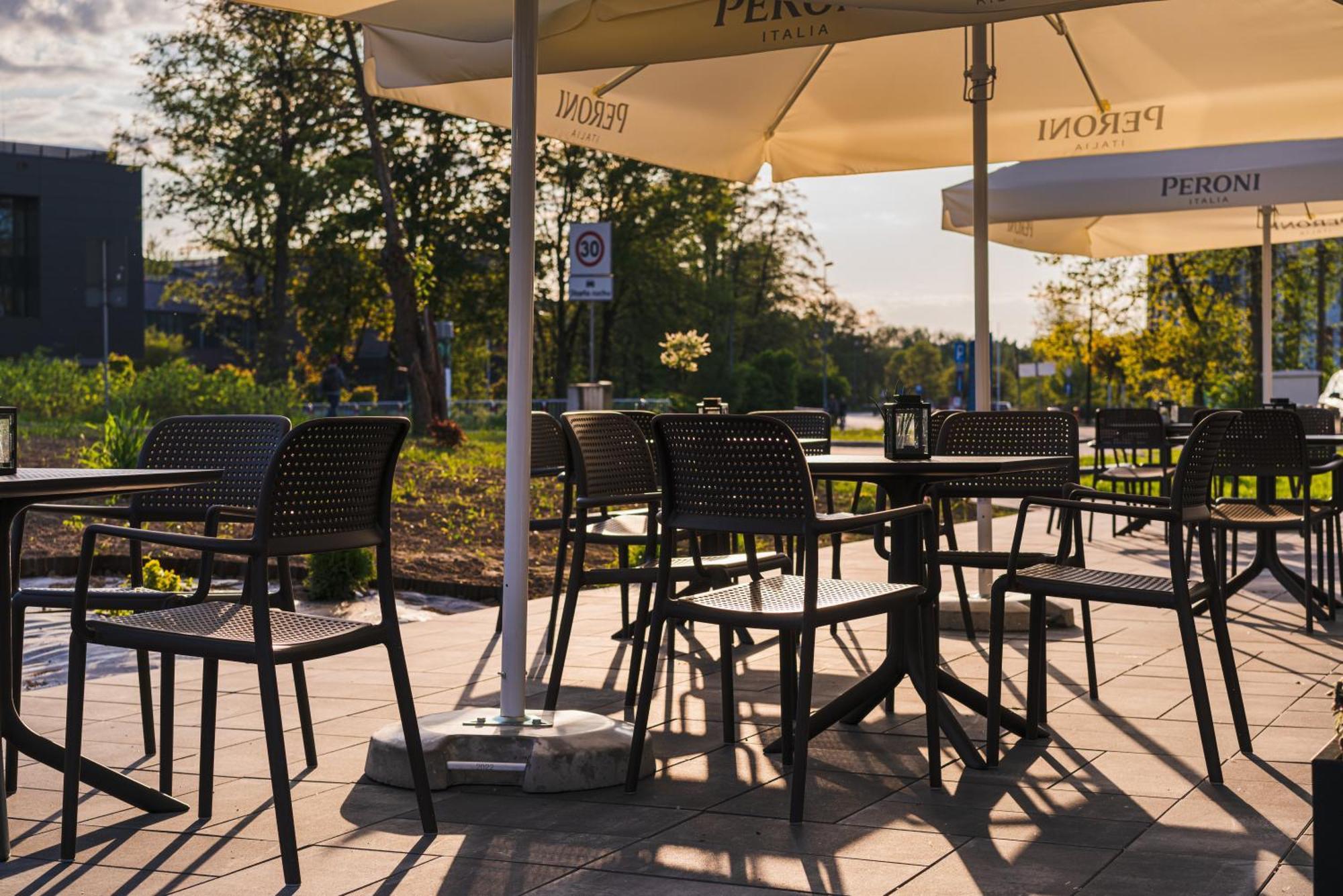 Easy One Premium Art Aparthotel Kraków Exteriör bild